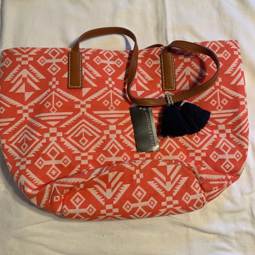 Aztec Coral Tote with wallet